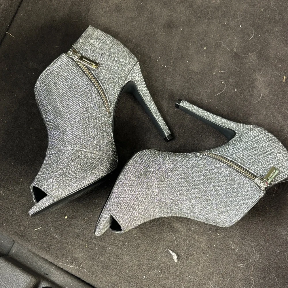 Michael Kors Glittering Silver Heels